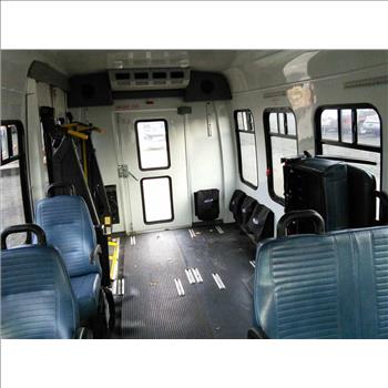 2006 Ford E350 (Hartford, CT 06114)