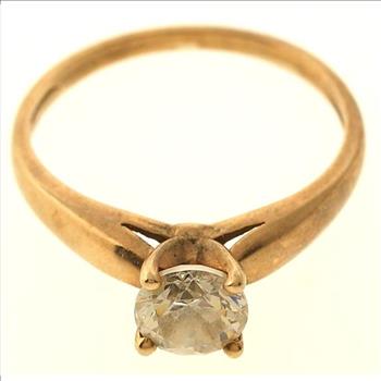 2.1 Gram 10kt Yellow Gold Ring With Colorless Stone