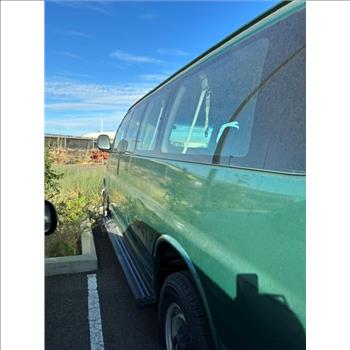 2000 Chevrolet Express Van (Merced, CA 95348)