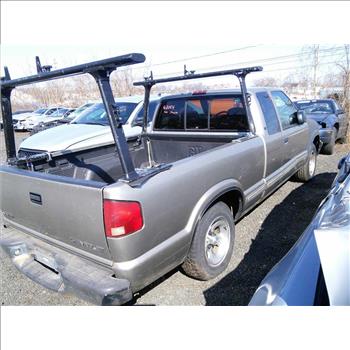 2000 Chevrolet S10 (Hartford, CT 06114)