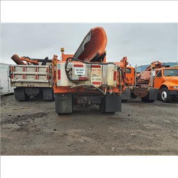 2000 Freightliner FL80 with Plow (Hartford, CT 06114)