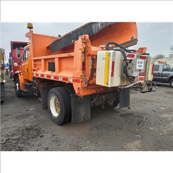 2000 Freightliner FL80 with Plow (Hartford, CT 06114)