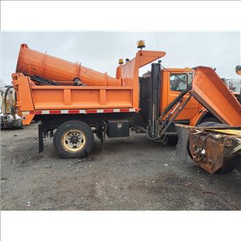 2000 Freightliner FL80 with Plow (Hartford, CT 06114)