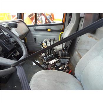 2000 Freightliner FL80 with Plow (Hartford, CT 06114)