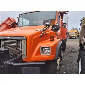 2000 Freightliner FL80 with Plow (Hartford, CT 06114)