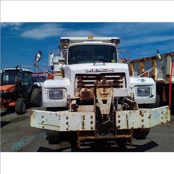 2000 Mack RD688S (Brooklyn, NY 11211)