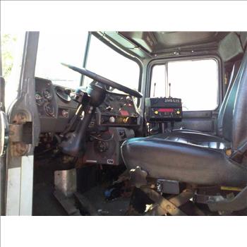 2000 Mack RD688S (Brooklyn, NY 11211)