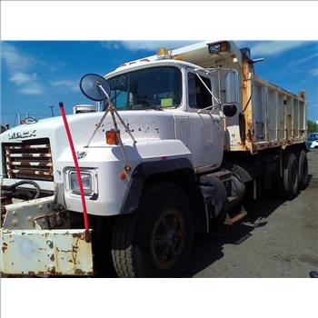 2000 Mack RD688S (Brooklyn, NY 11211)