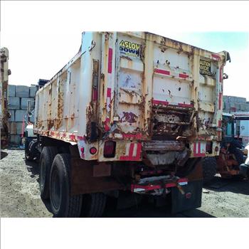 2000 Mack RD688S (Brooklyn, NY 11211)