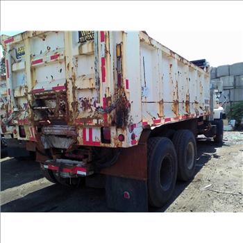 2000 Mack RD688S (Brooklyn, NY 11211)