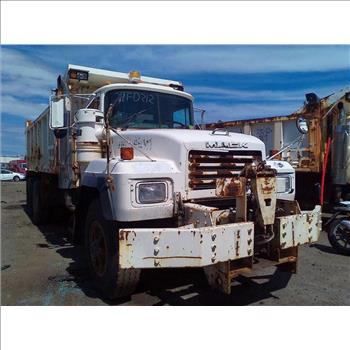2000 Mack RD688S (Brooklyn, NY 11211)
