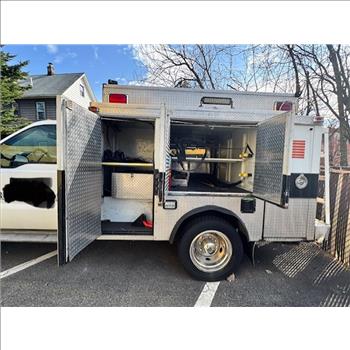 2001 Ford F-550 (Garfield, NJ 07026)