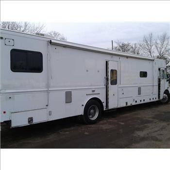 2001 Freightliner Mt55 (Brooklyn, NY 11214)