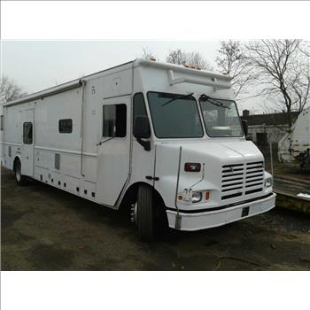2001 Freightliner Mt55 (Brooklyn, NY 11214)