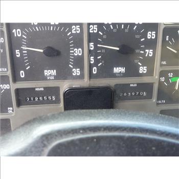 2001 International 4700 Low Profile (Hartford, CT 06114)