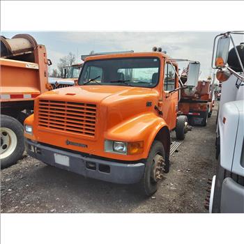 2001 International 4700 Low Profile (Hartford, CT 06114)