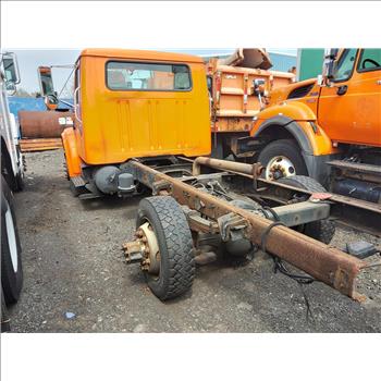 2001 International 4700 Low Profile (Hartford, CT 06114)