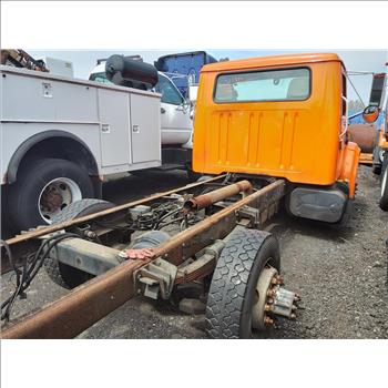 2001 International 4700 Low Profile (Hartford, CT 06114)