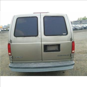 2002 Chevrolet Astro Van (Hartford, CT 06114)