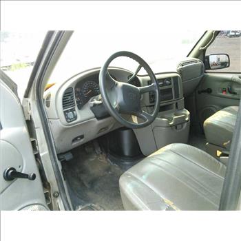 2002 Chevrolet Astro Van (Hartford, CT 06114)