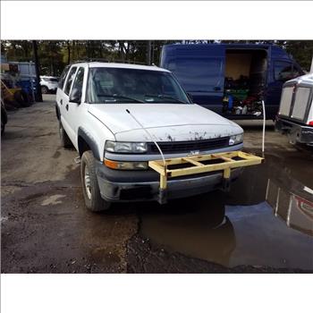 2002 Chevrolet Suburban (Staten Island, NY 10309)