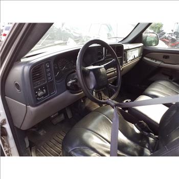 2002 Chevrolet Suburban (Staten Island, NY 10309)