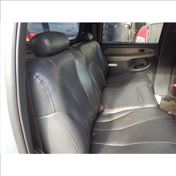 2002 Chevrolet Suburban (Staten Island, NY 10309)