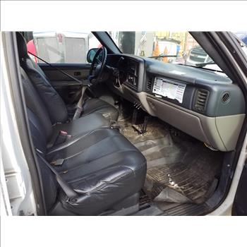 2002 Chevrolet Suburban (Staten Island, NY 10309)