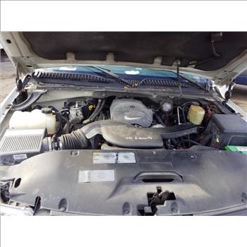 2002 Chevrolet Suburban (Staten Island, NY 10309)