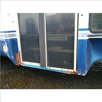 2002 Ford E350 Wheelchair Bus (Hartford, CT 06114)