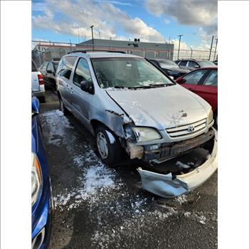 2002 Toyota Sienna (Jamaica, NY 11430)