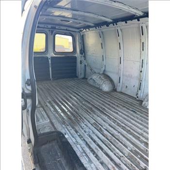 2003 Chevrolet Express G3500 (Merced, CA 95348)