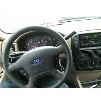 2004 Ford Explorer (Hartford, CT 06114)