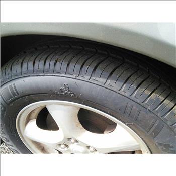 2004 Ford Taurus SE (Hartford, CT 06114)