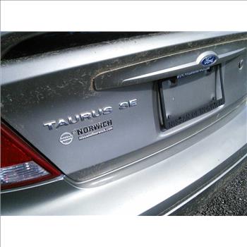 2004 Ford Taurus SE (Hartford, CT 06114)