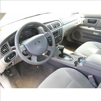 2004 Ford Taurus SE (Hartford, CT 06114)