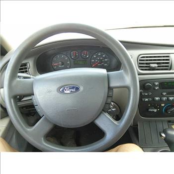 2004 Ford Taurus SE (Hartford, CT 06114)