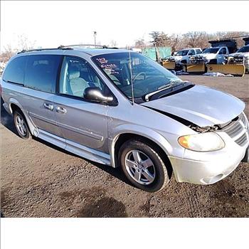 2005 Dodge Grand Caravan SXT (Hartford, CT 06114)