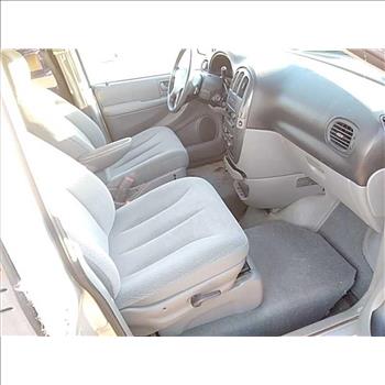 2005 Dodge Grand Caravan SXT (Hartford, CT 06114)