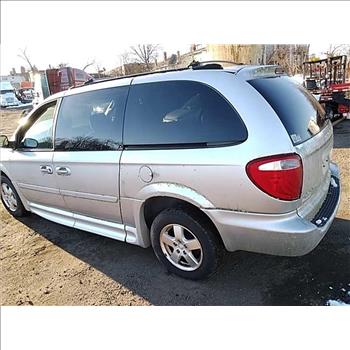 2005 Dodge Grand Caravan SXT (Hartford, CT 06114)