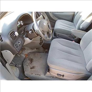 2005 Dodge Grand Caravan SXT (Hartford, CT 06114)