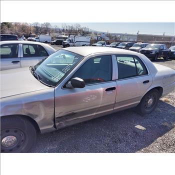 2005 Ford Crown Victoria (Hartford, CT 06114)