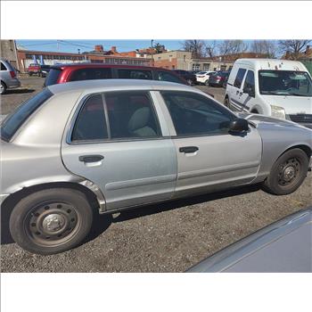 2005 Ford Crown Victoria (Hartford, CT 06114)