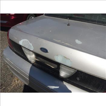 2005 Ford Crown Victoria (Hartford, CT 06114)