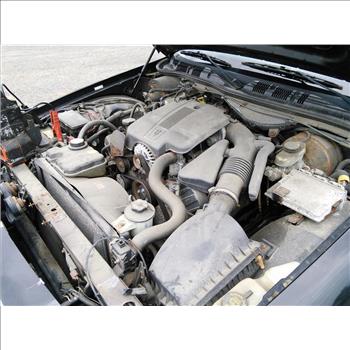 2005 Ford Crown Victoria (Hartford, CT 06114)