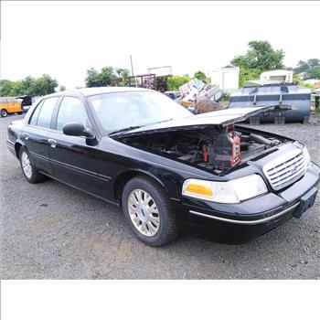 2005 Ford Crown Victoria (Hartford, CT 06114)