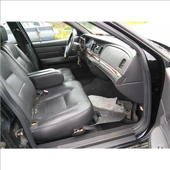 2005 Ford Crown Victoria (Hartford, CT 06114)