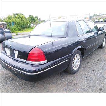 2005 Ford Crown Victoria (Hartford, CT 06114)