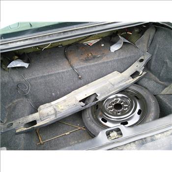 2005 Ford Crown Victoria (Hartford, CT 06114)