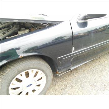 2005 Ford Crown Victoria (Hartford, CT 06114)